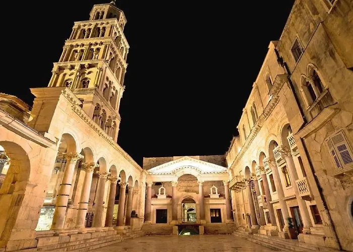 Art Center *