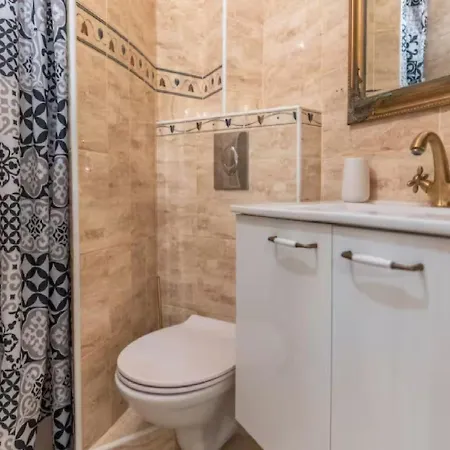 Art Center Apartman *